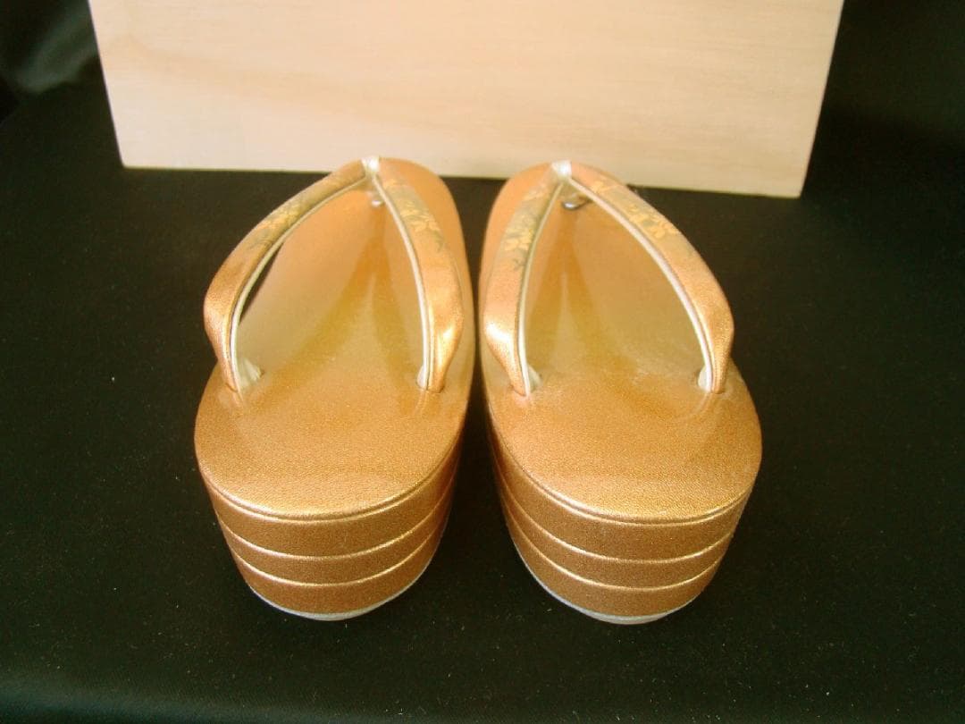 新品 訪問着・礼装用 本皮 草履・バッグ セット Zs1009