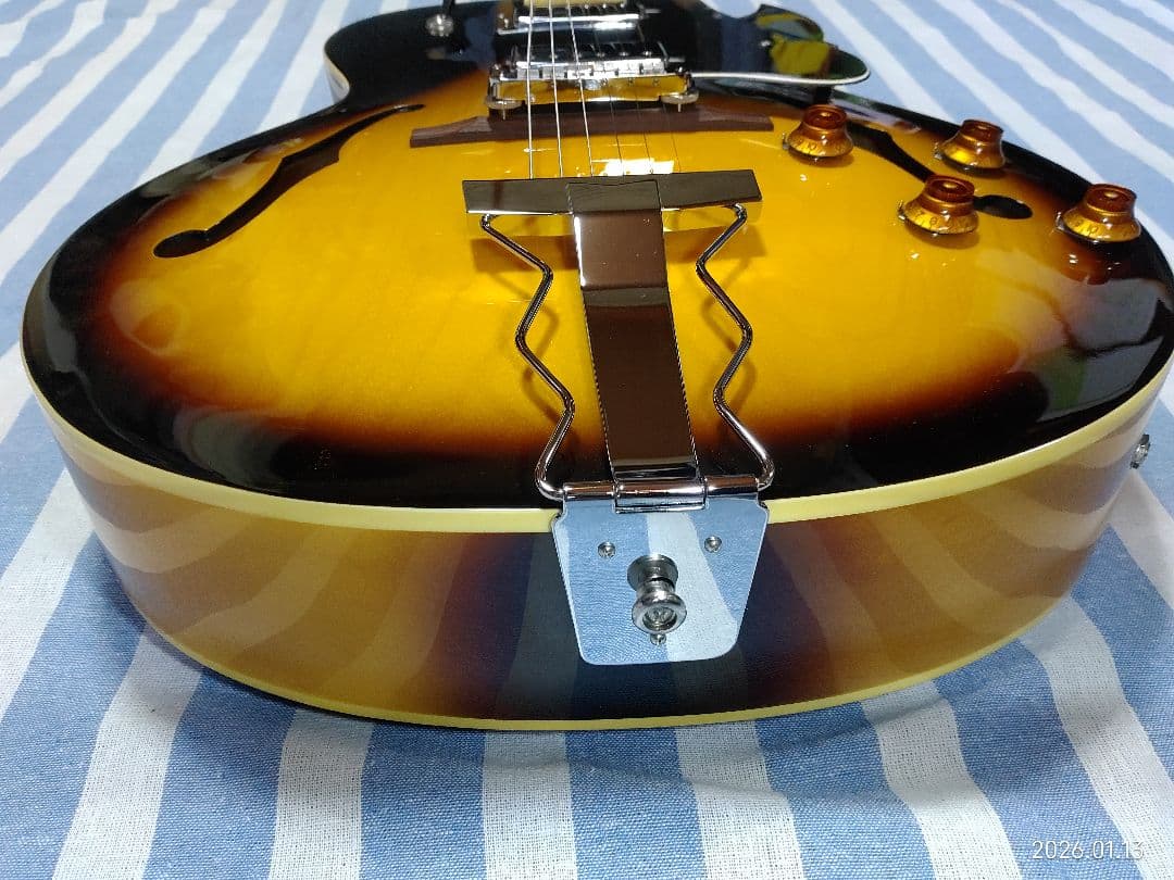 EpiphoneのフルアコES-175殆んど未使用ハードケース付、生産終了品です