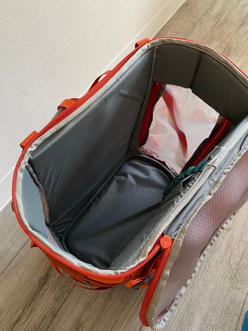 美品　モンベル ドッグキャリングパック ドッグキャリー　ドッグバッグ　Mオレンジ