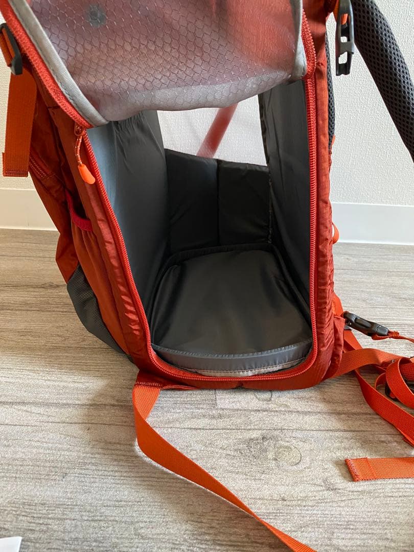 美品　モンベル ドッグキャリングパック ドッグキャリー　ドッグバッグ　Mオレンジ