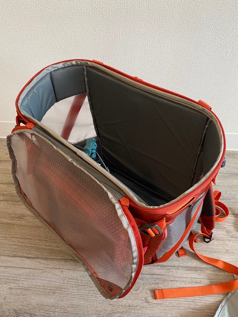 美品　モンベル ドッグキャリングパック ドッグキャリー　ドッグバッグ　Mオレンジ