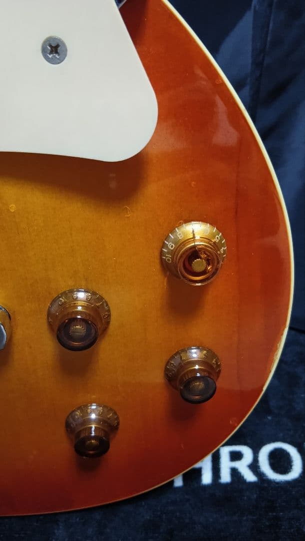 BUSKERのレスポールタイプ