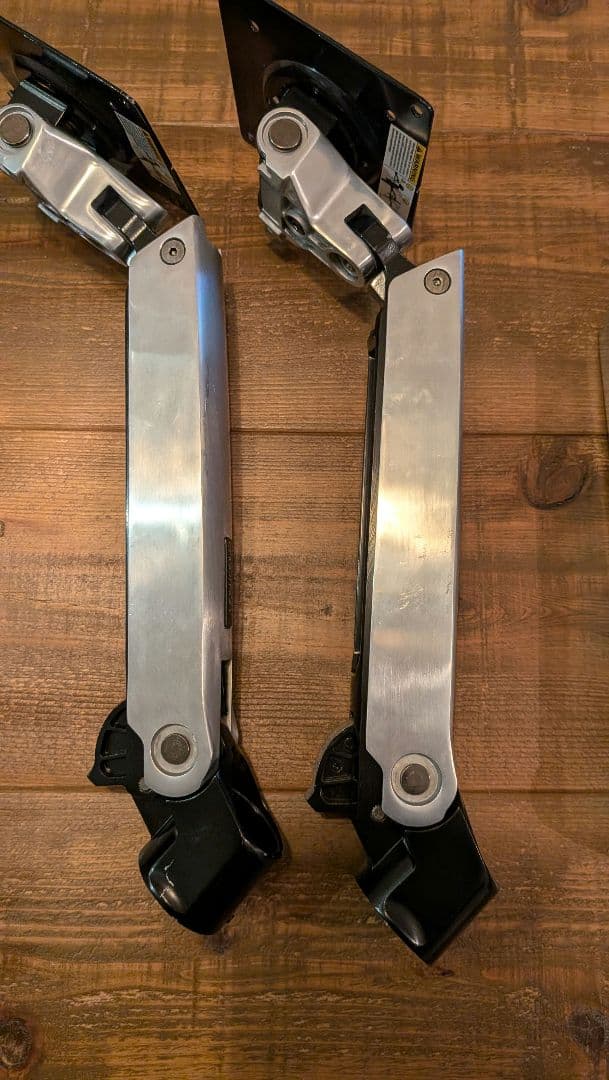 ERGOTRON LXデュアル デスク マウント アーム スタッキング①