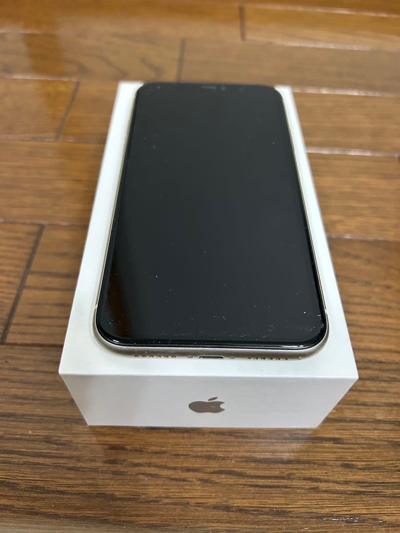 Apple iPhone 11 ホワイト 本体と箱付き　128G