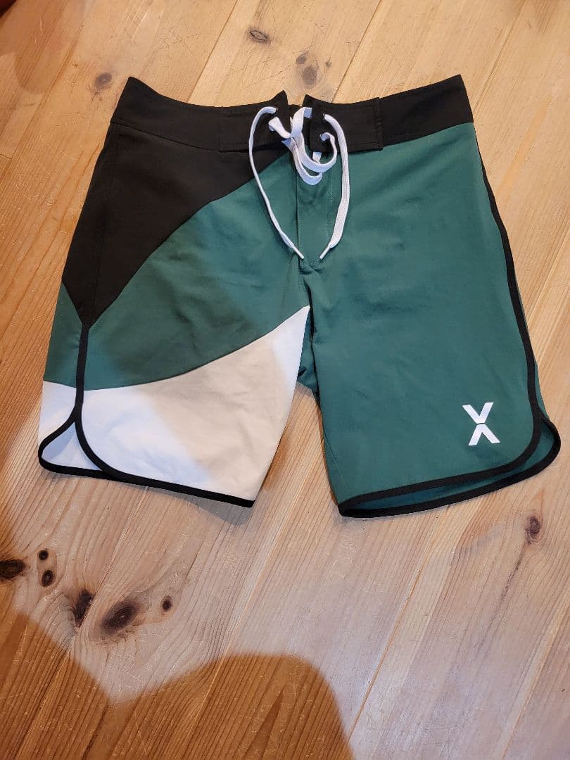 チョコ VEATM ビートム サーフパンツ 緑/黒/白　Sサイズ