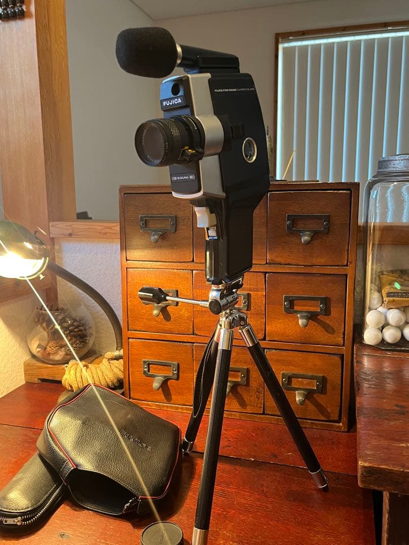 昭和レトロ　8mmカメラ　3脚付き　インテリアやディスプレイに…
