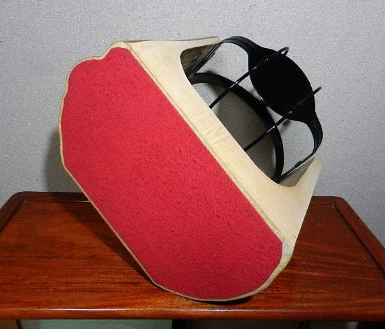 木製台座のブランコに取り付けられた特大４０００ｍｌオールドのボトル（希少品）