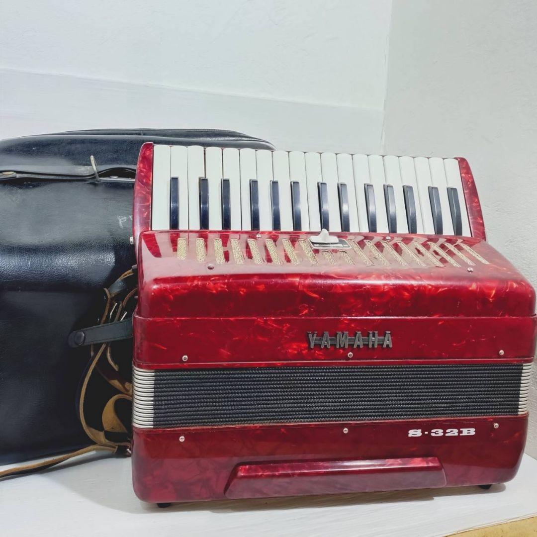 YAMAHA　アコーディオン　S-32B レッド　ヤマハ