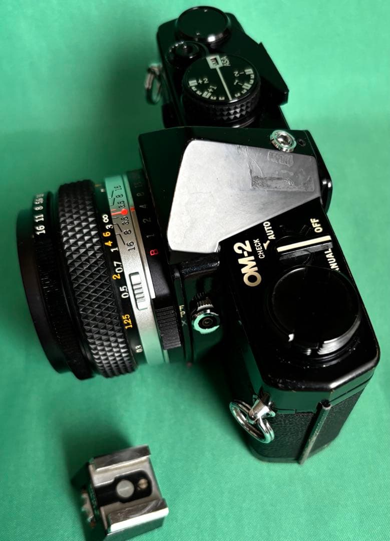 ★ OLYMPUS OM-2 (使用説明書付) + 広角レンズ 28mm