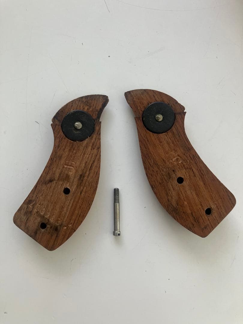 jフレームグリップ　s&w m36 チーフスペシャル　木製