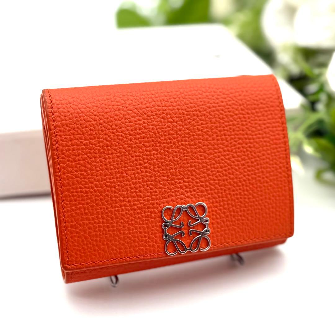 使用わずか✨ロエベ アナグラム トライフォールド オレンジ 財布　箱付　P40