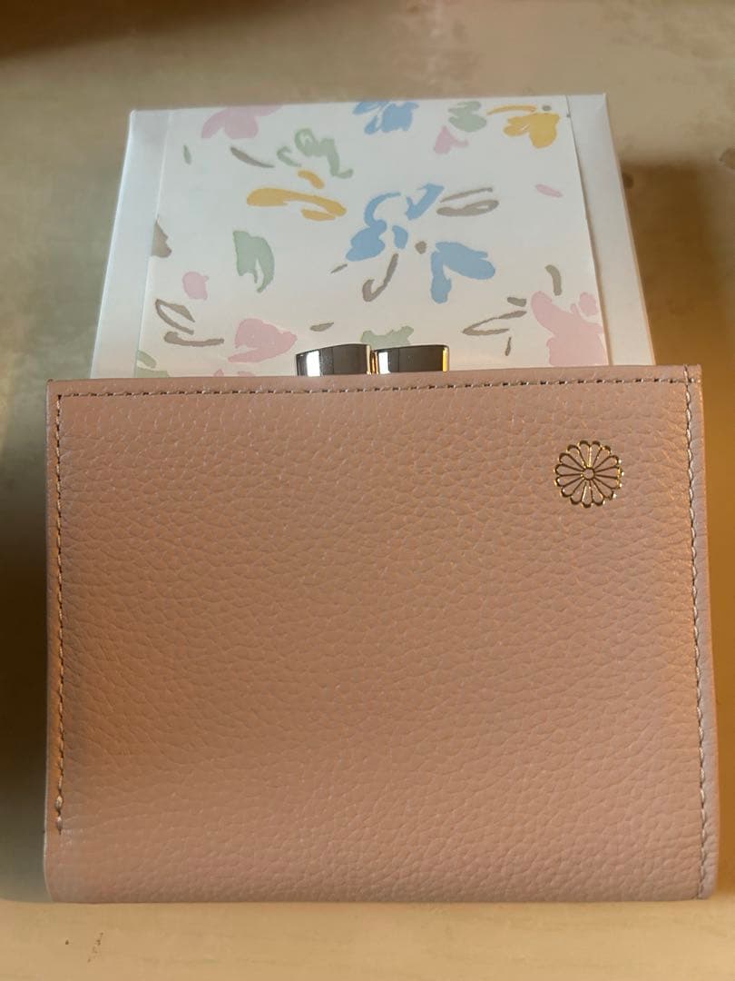 【新品未使用】皇居　財布　二つ折り　がま口　ピンクベージュ