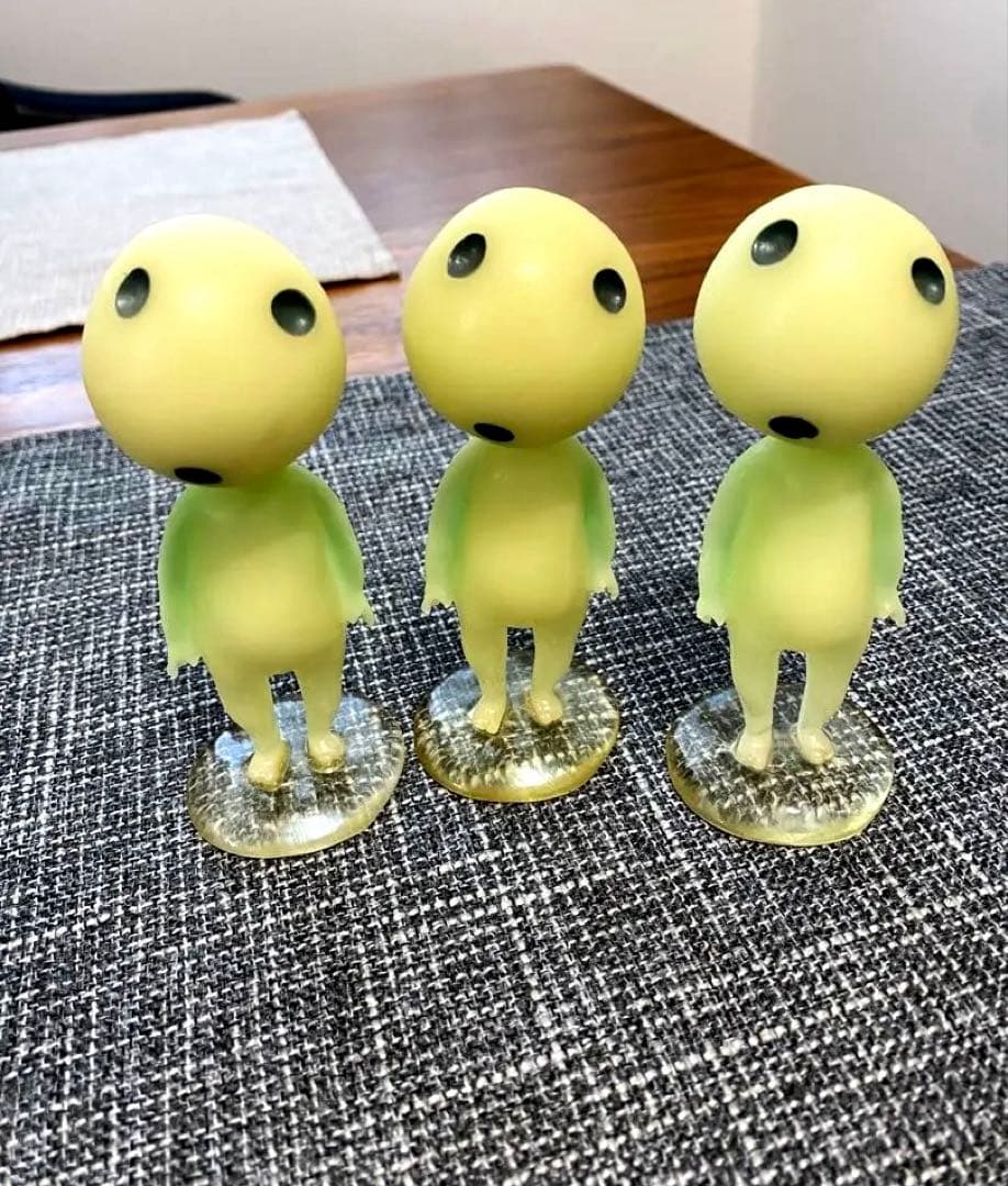 [廃盤・レア品]もののけ姫・コダマ(木霊)立つ 蛍光、蓄光3体セットフィギュア