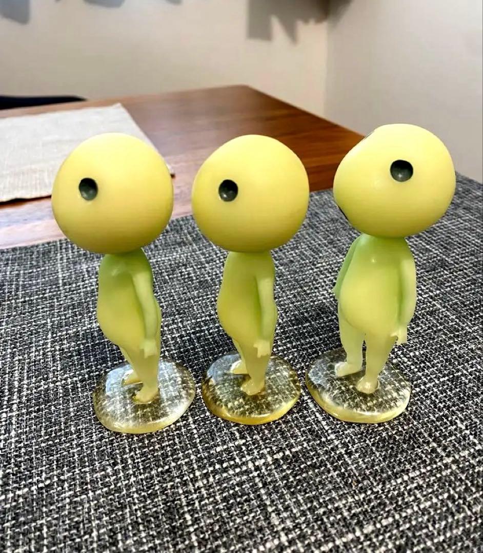 [廃盤・レア品]もののけ姫・コダマ(木霊)立つ 蛍光、蓄光3体セットフィギュア