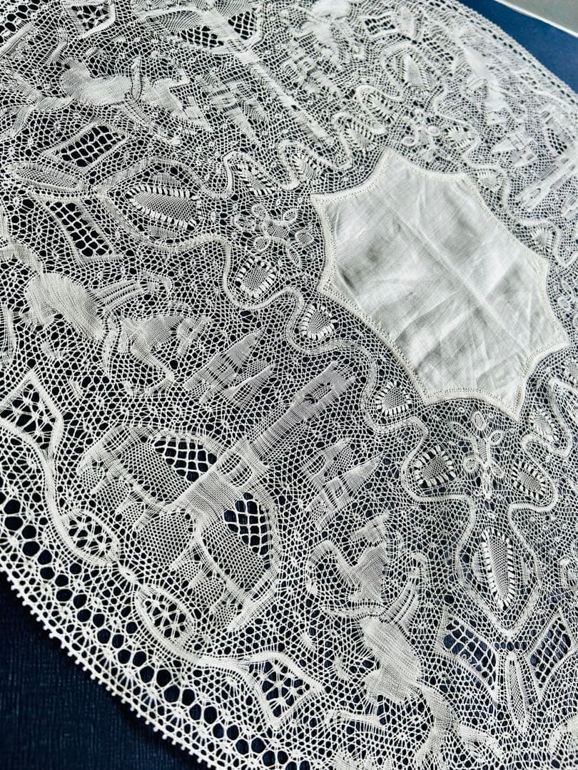 アンティークドイリー　ボビンレース　ラウンドハンドメイド　直径56cm