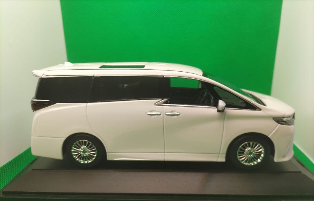 トヨタ 1/30 アルファード プラチナ ホワイトパールマイカ カラーサンプル