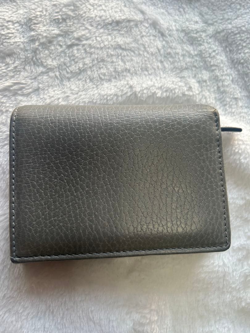 Gucci グレー 二つ折り財布GGマーモント