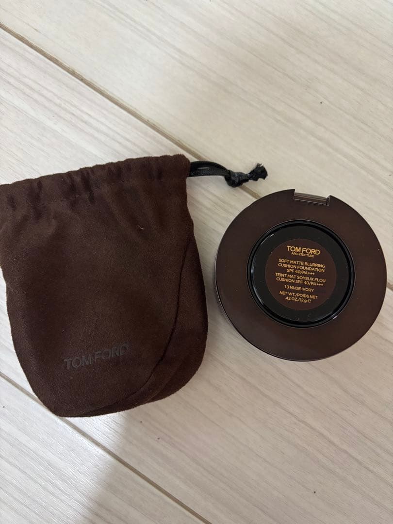 TOM FORD アーキテクチャーソフトマットブラーリング　ヌードアイボリー