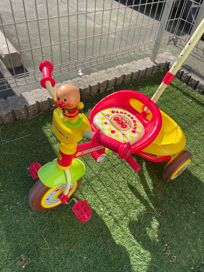 【美品】それいけ！アンパンマン ME 三輪車 押し棒付き