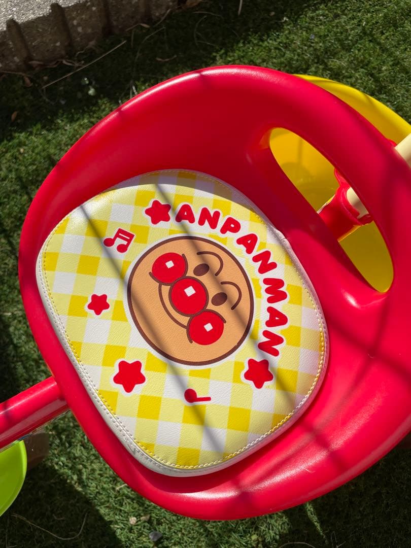 【美品】それいけ！アンパンマン ME 三輪車 押し棒付き