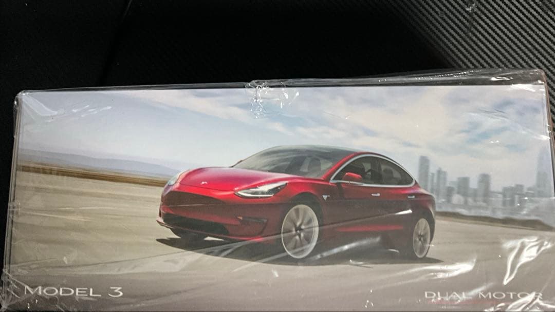 ミニカー　1/18 テスラ　モデル3 Pearl White