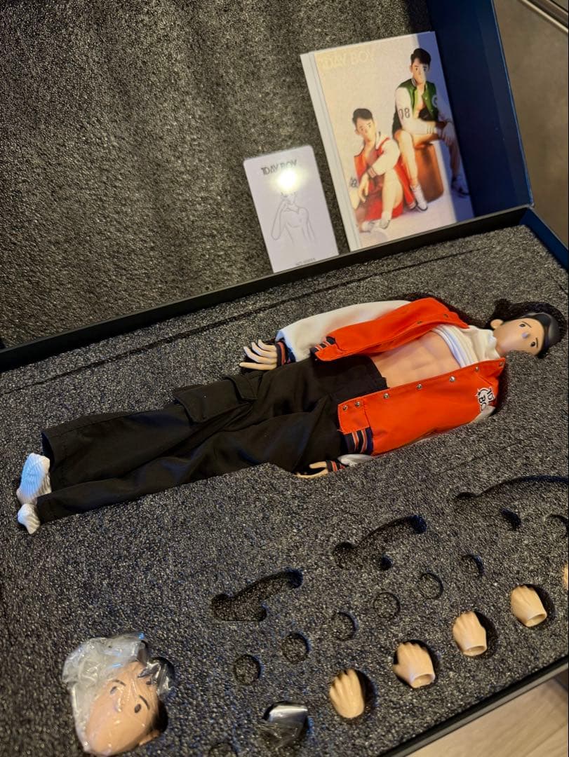 【海外製・入手困難】LGBT可動ボディ シリコンフィギュアドール　34cm前後