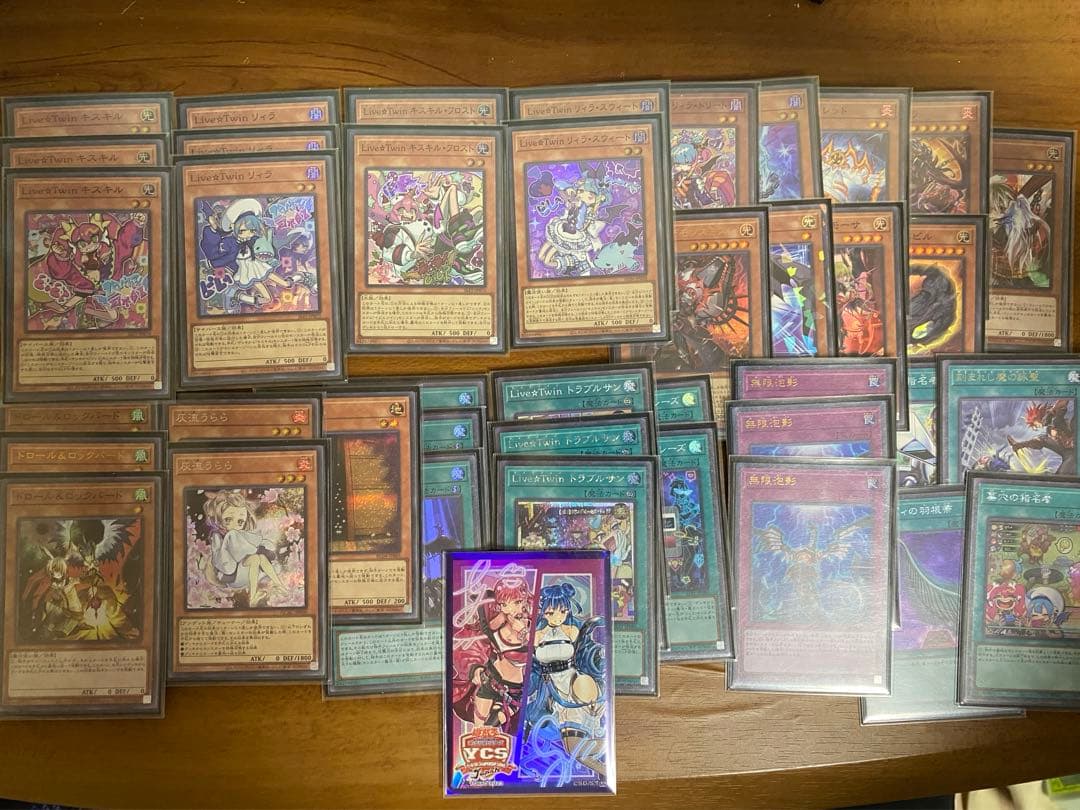 遊戯王 イビルツイン デッキ　スリーブ付