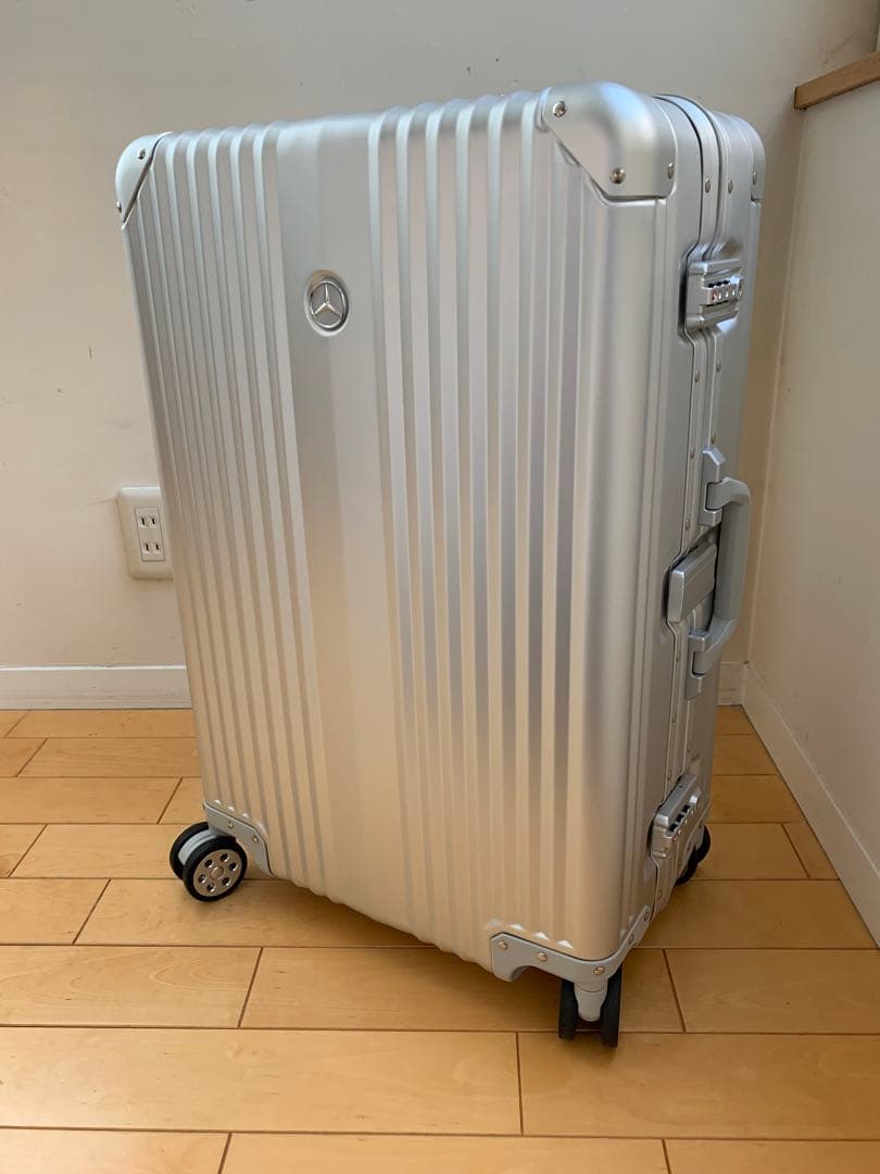 最終値下げ　メルセデスベンツスーツケース65L TSAロック付き　新品未使用