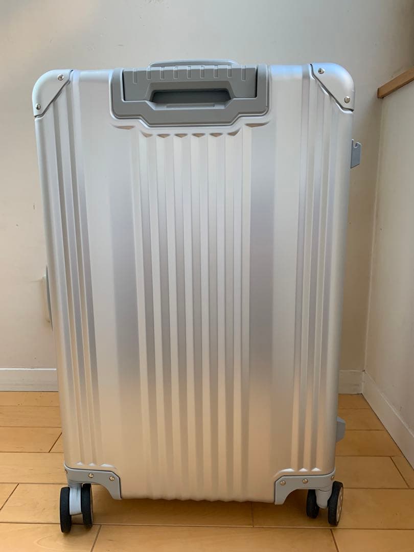 最終値下げ　メルセデスベンツスーツケース65L TSAロック付き　新品未使用