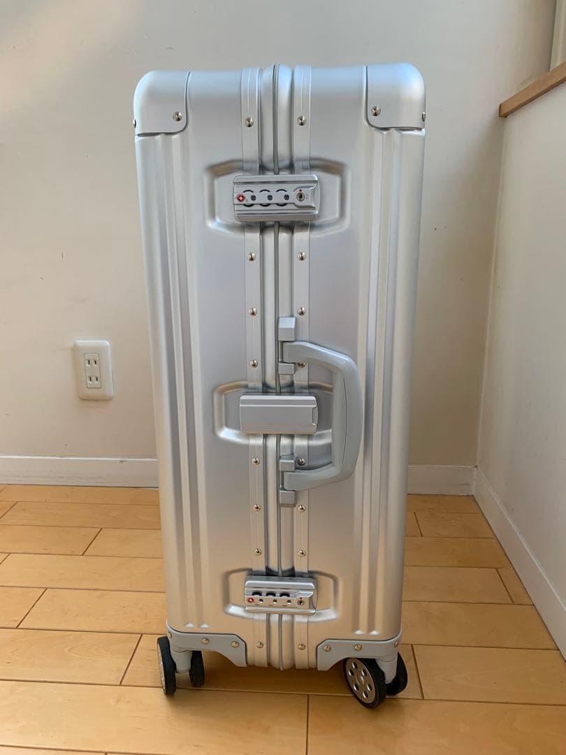 最終値下げ　メルセデスベンツスーツケース65L TSAロック付き　新品未使用