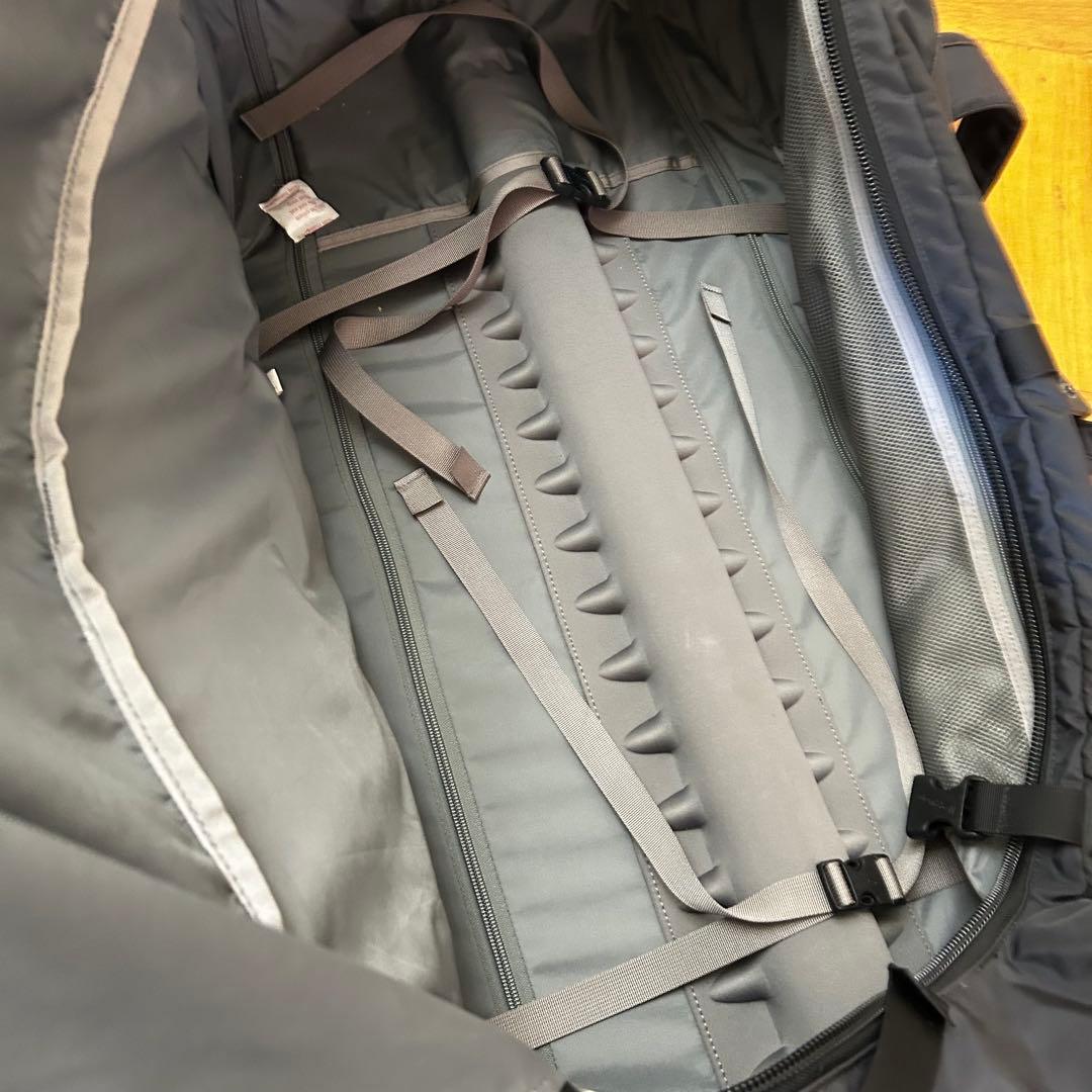 モンベル mont-bell ウィーリーダッフル 100 キャリーバッグ　特大