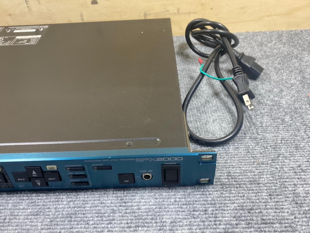 702 YAMAHA SPX2000 マルチエフェクター　ラック