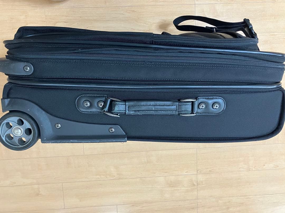 パスファインダー スーツケース 拡張可能