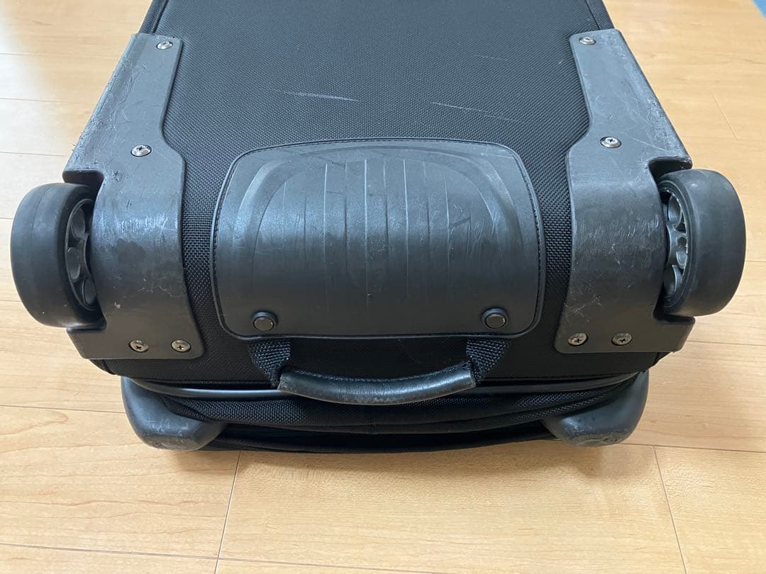 パスファインダー スーツケース 拡張可能