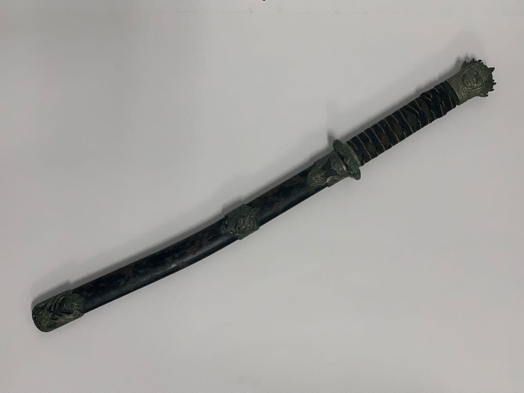 模造刀　装飾的な金属製の刀