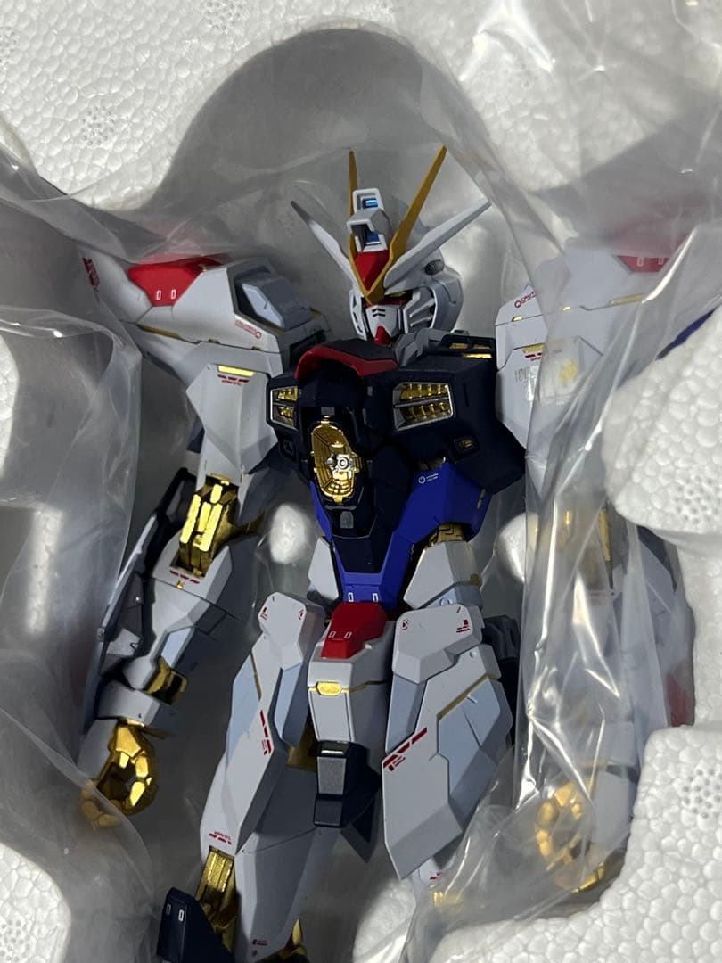 メタルビルド　ストライクフリーダムガンダム Soul Blue 光の翼