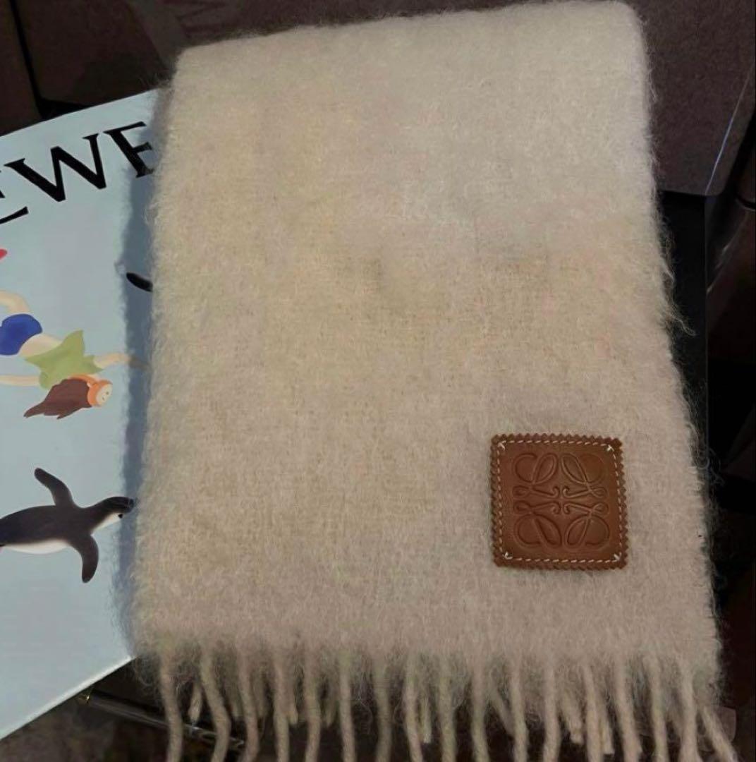 LOEWE クリーム色 マフラー ウール100%