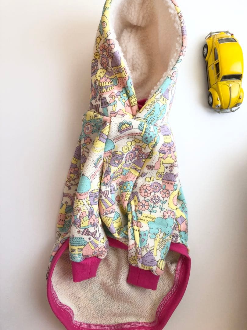 フードモコモコなファンタジーパーカー　イタグレ服　犬服　バンドメイド