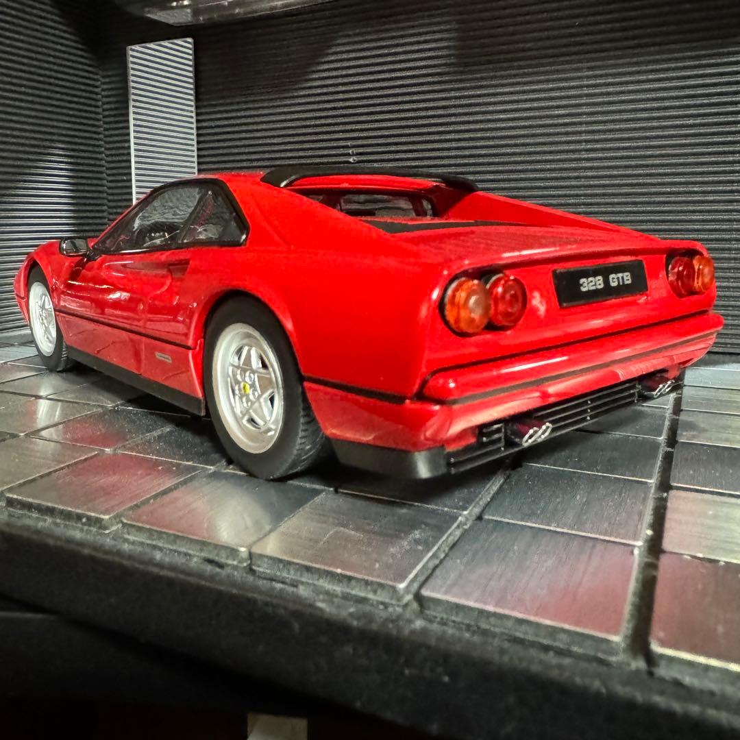 絶版未展示品 KKスケール 1/18 フェラーリ 328 GTB 1985