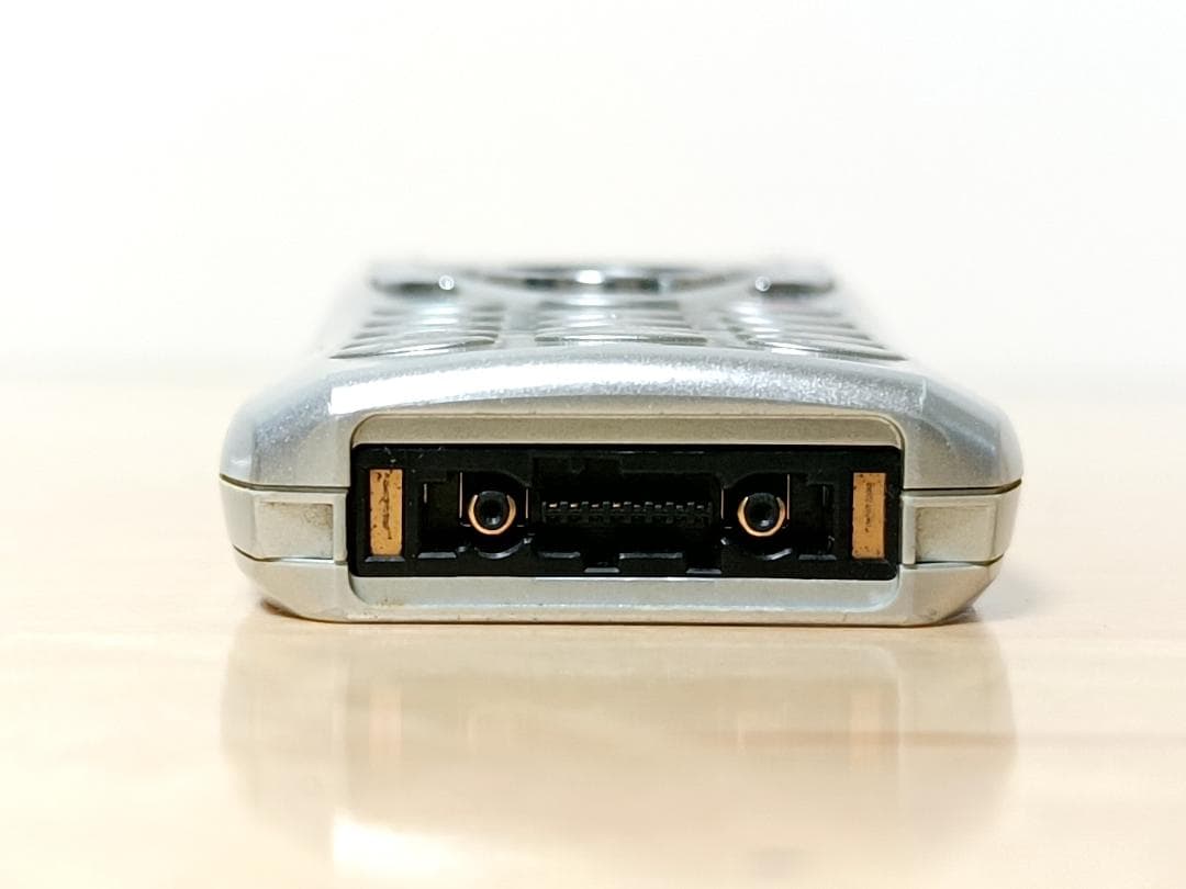 NTTドコモ デジタルムーバ F211iHYPER 2001年製 ガラケー