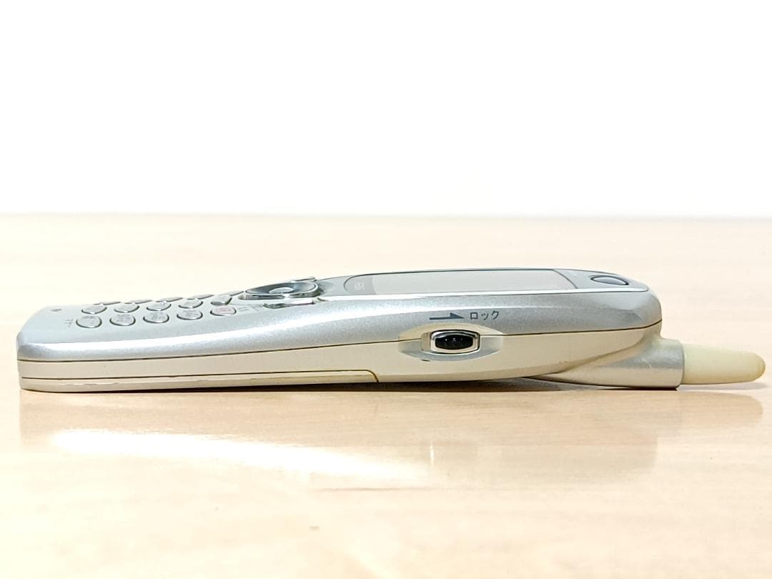 NTTドコモ デジタルムーバ F211iHYPER 2001年製 ガラケー