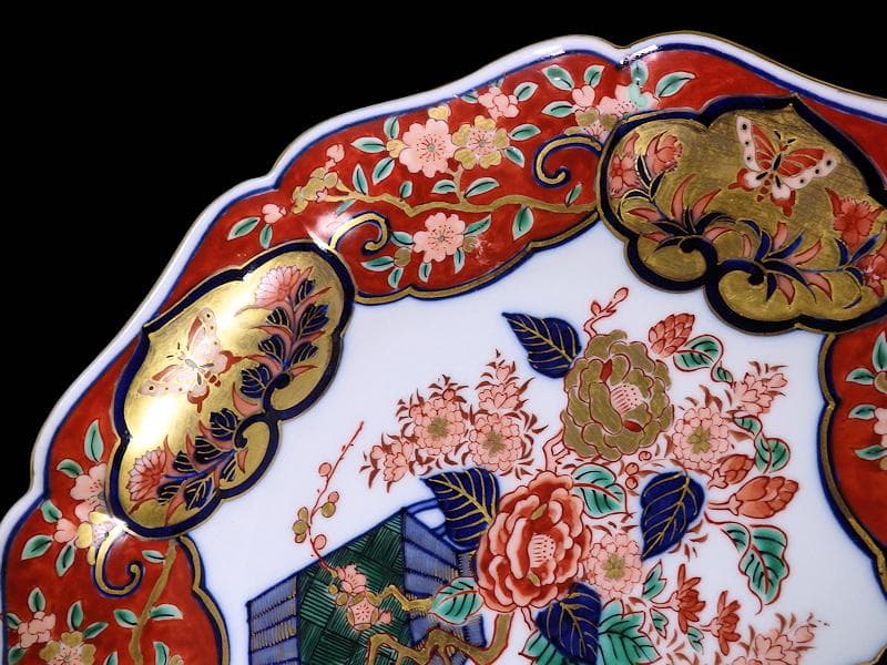 大聖寺伊万里　金襴手　百花繚乱　花籠に蝶の図　８寸半皿　E397AS-COa