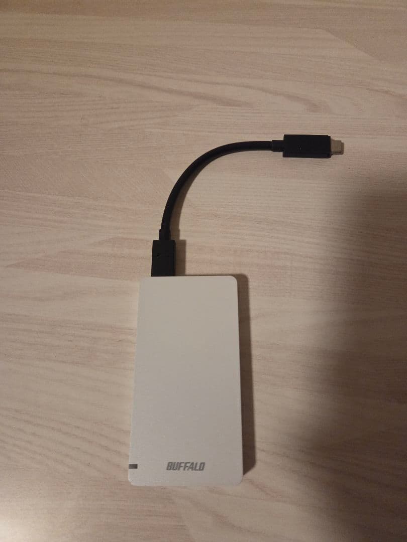 未使用品　1.9Ｔ　　BUFFALO超ミニサイズ　外付けハードディスク SSD