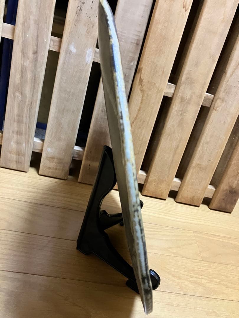 お値下げ　花と石のデザインの陶器皿　大皿　39.0cm ぶこつで繊細　火土