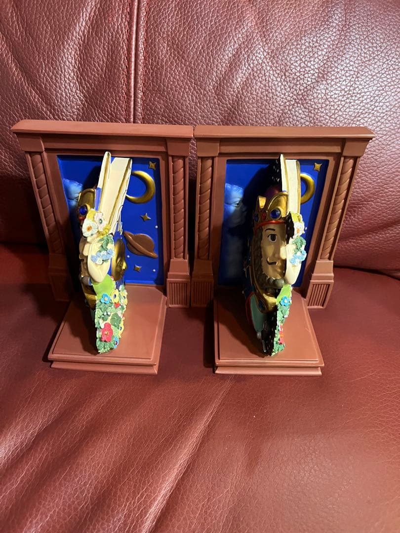 ドワーフの王の夢シリーズ ブックスタンド 「耳をすませば」