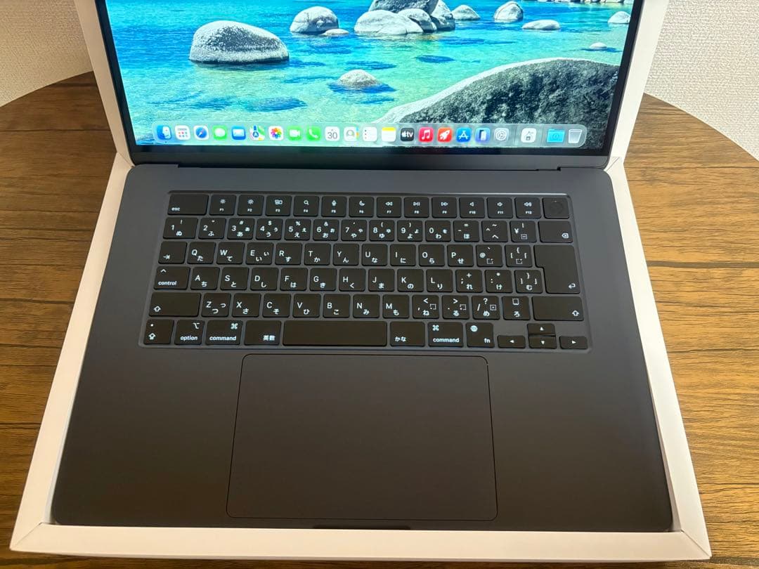 MacBook Air M2 メモリ8GB/SSD256GB 15インチ
