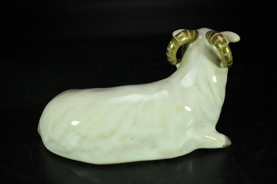 三代伊藤陶山 羊置物 美品 共箱(K-LC863)