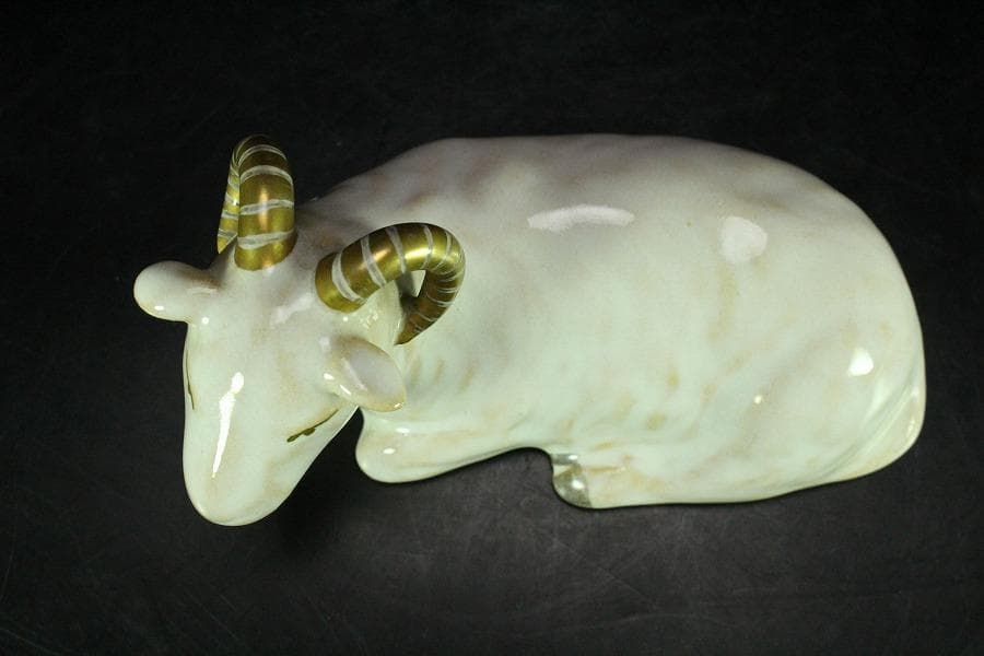 三代伊藤陶山 羊置物 美品 共箱(K-LC863)