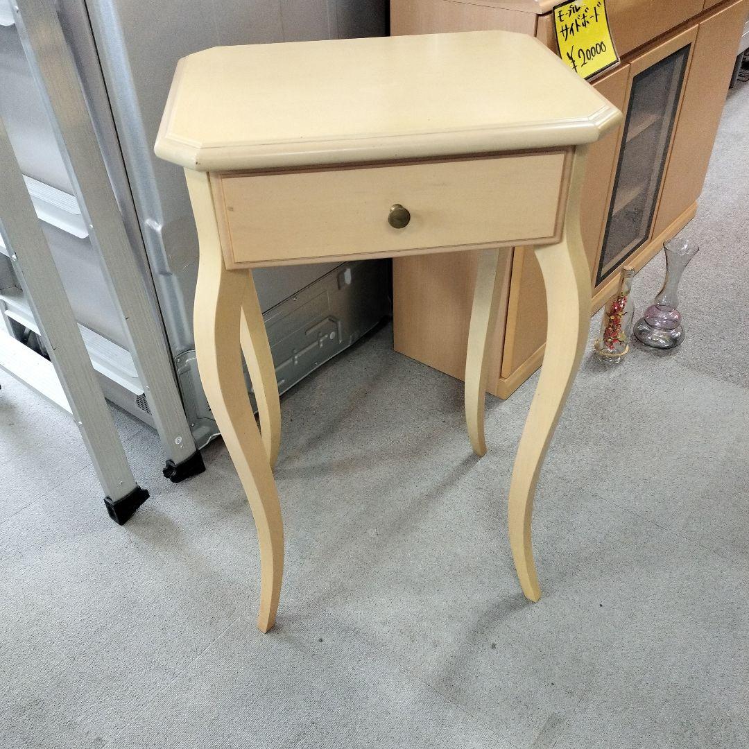 y 輸入家具　アンティーク飾り棚　猫足