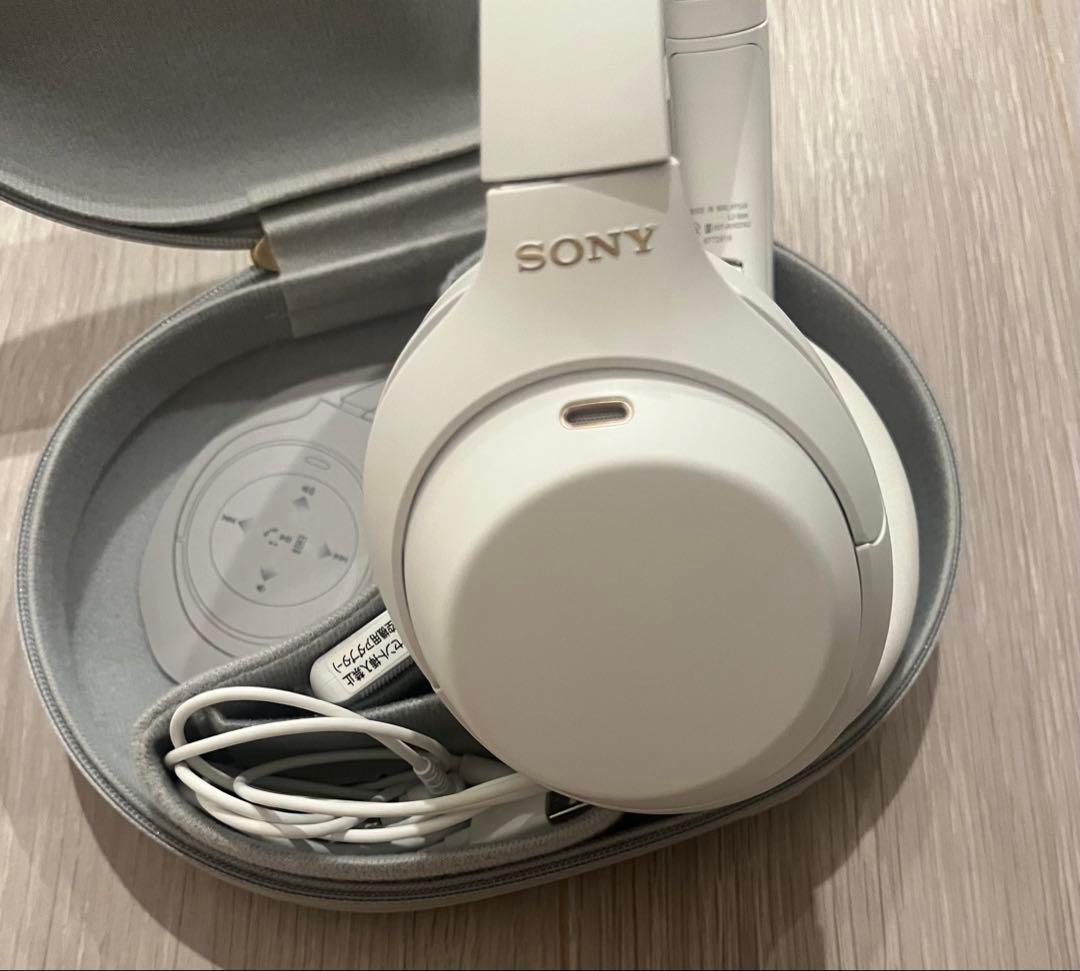 SONY ワイヤレスヘッドホン ホワイト　wh-1000xm4